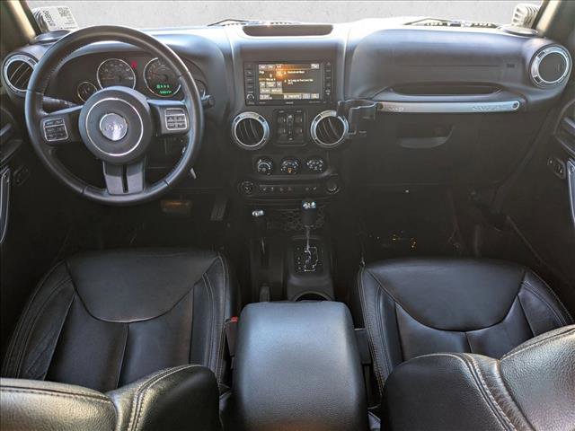Used 2016 Jeep Wrangler Unlimited Rubicon w/ Connectivity Group AWD/4WD image 15