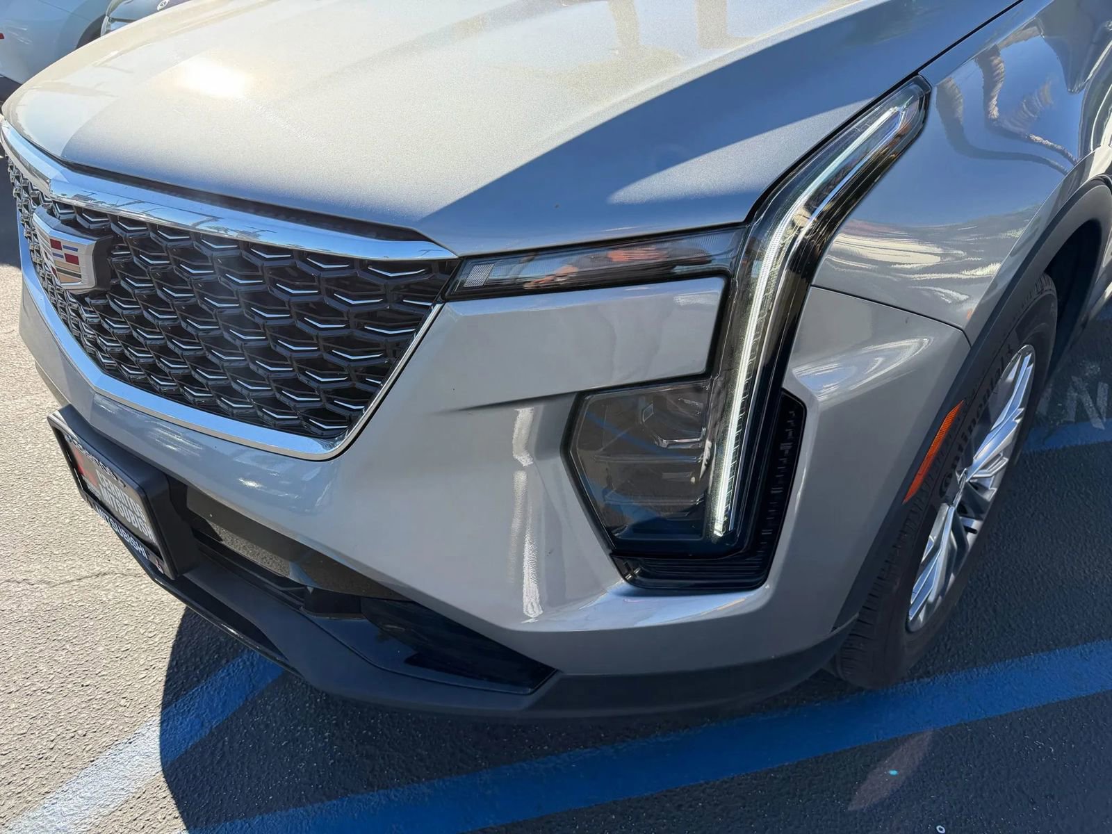 Used 2024 Cadillac XT4 Premium Luxury image 4