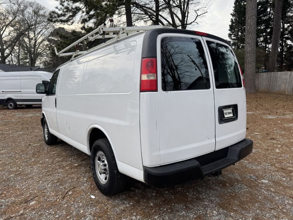 Used 2011 Chevrolet Express 2500 image 4