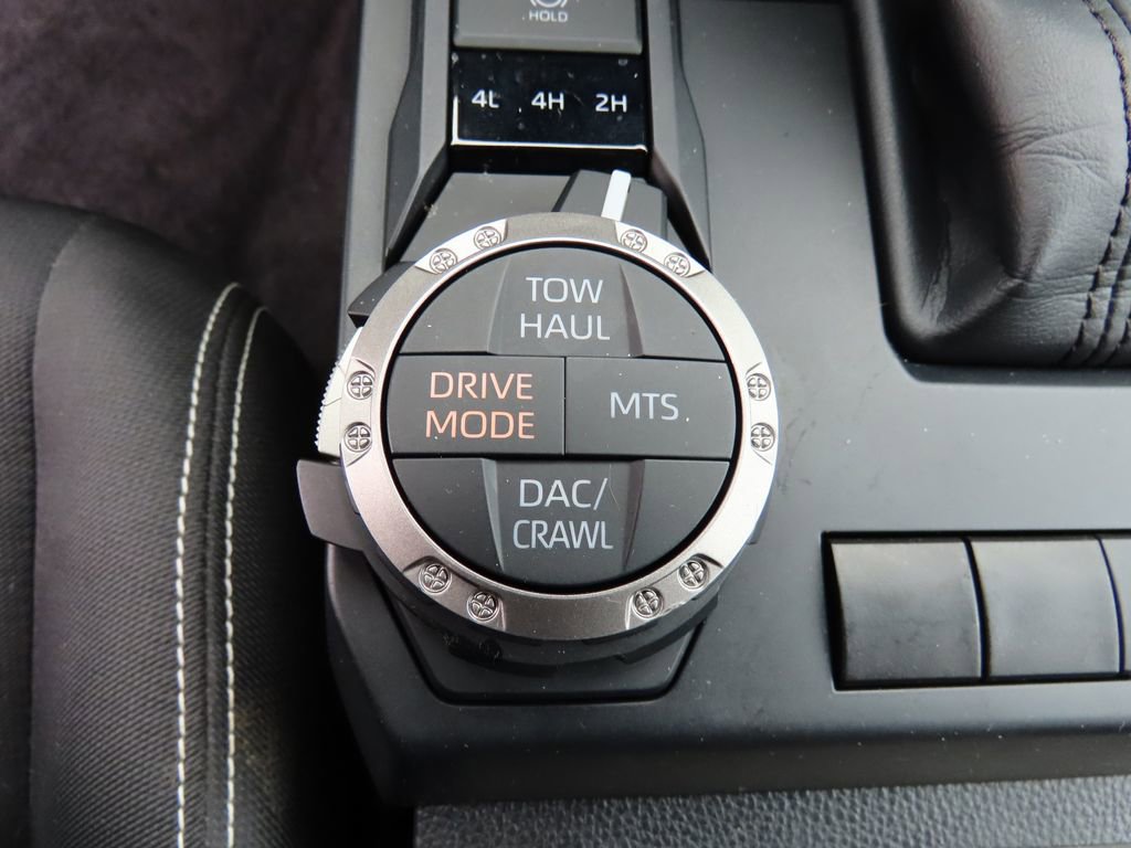 Used 2024 Toyota Tacoma TRD Off-Road image 31