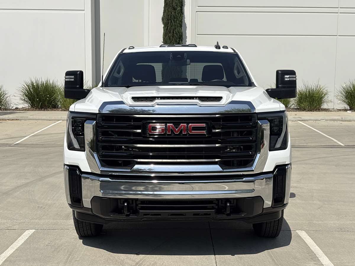 Used 2024 GMC Sierra 3500 Pro AWD/4WD image 8