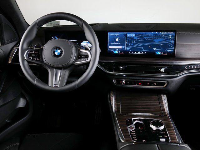 Used 2026 BMW X7 xDrive40i w/ M Sport Package AWD/4WD image 14