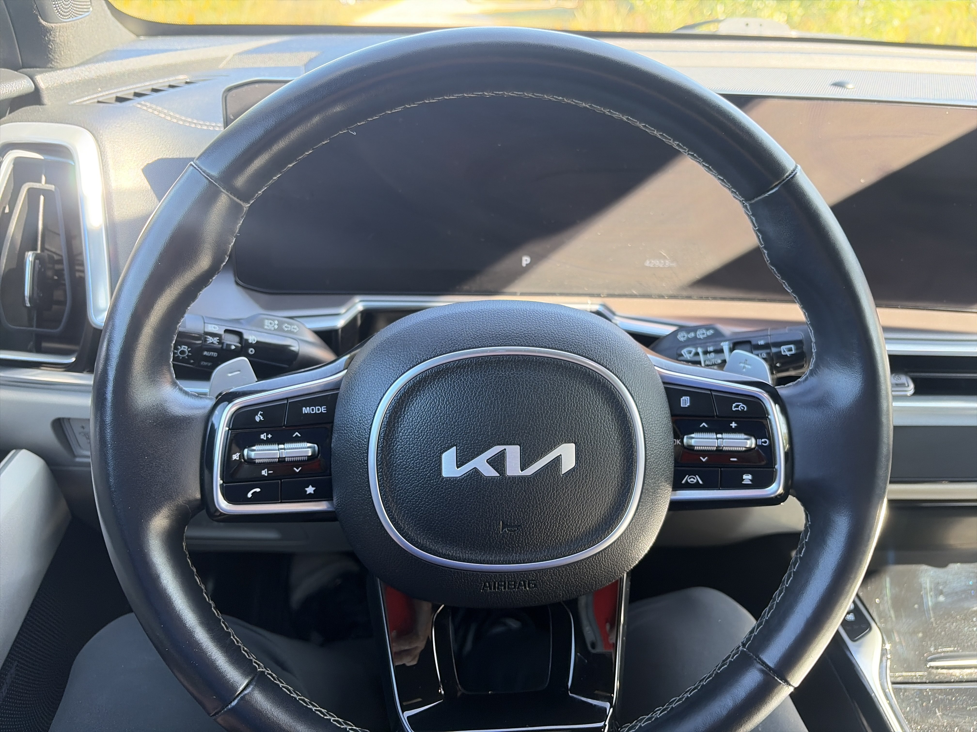 Certified 2025 Kia Sorento SX Prestige AWD/4WD image 22