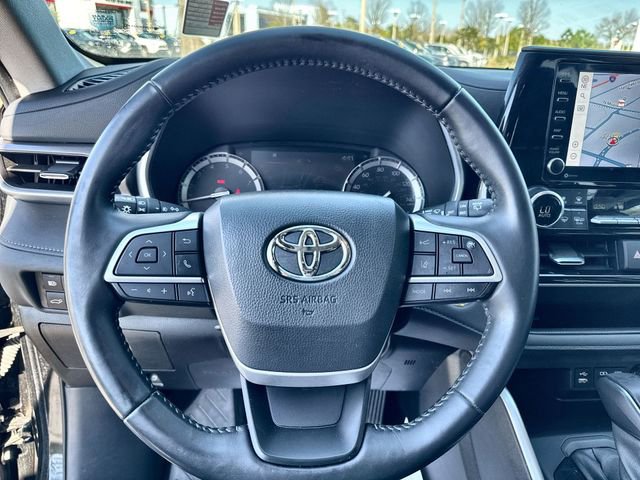 Used 2022 Toyota Highlander XLE image 23