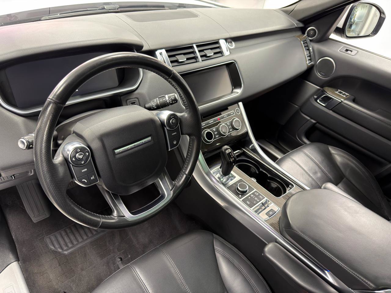 Used 2017 Land Rover Range Rover Sport HSE AWD/4WD image 27