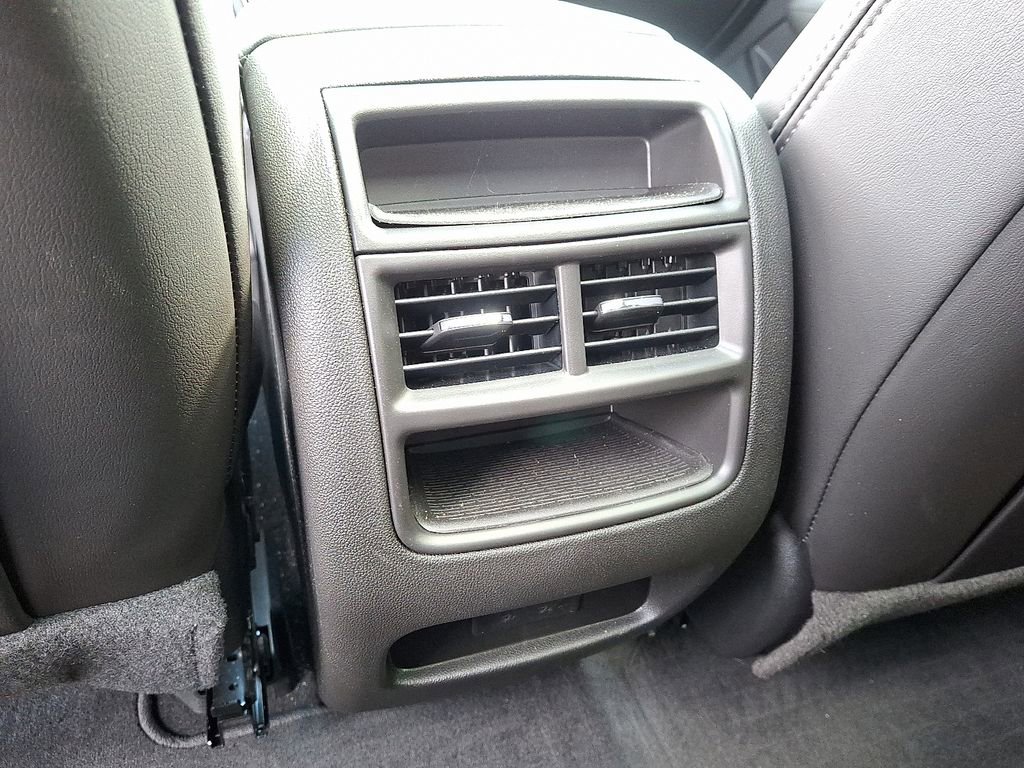 Used 2023 Cadillac XT5 Premium Luxury w/ Technology Package image 16