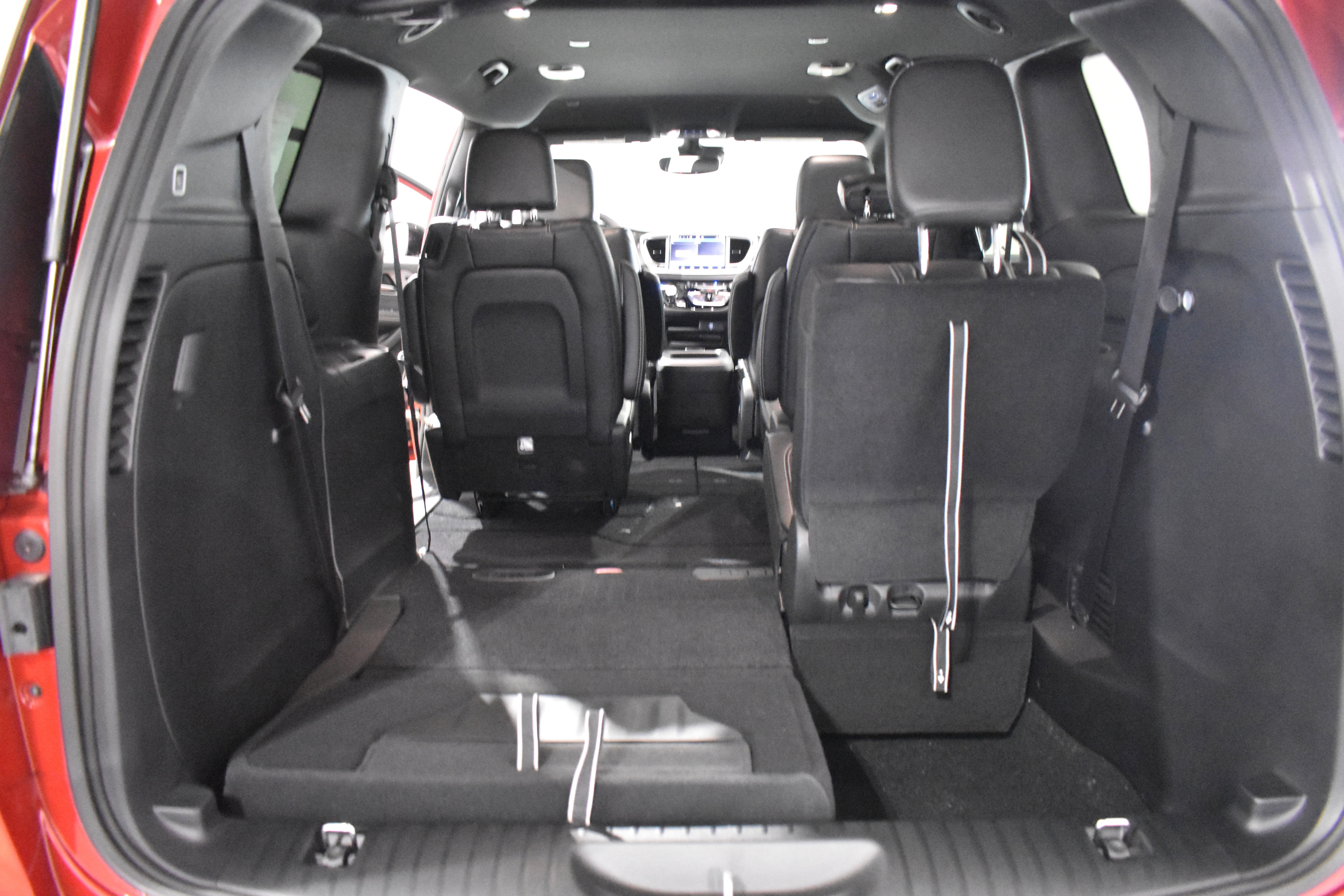 New 2026 Chrysler Pacifica Select FWD image 35
