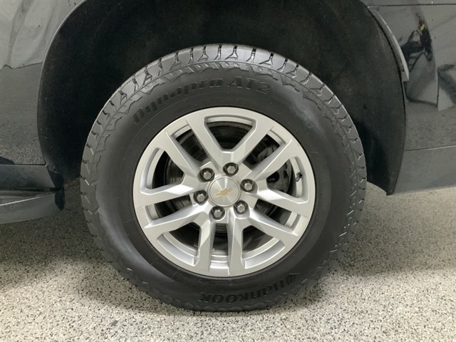 Used 2024 Chevrolet Suburban LT AWD/4WD image 13