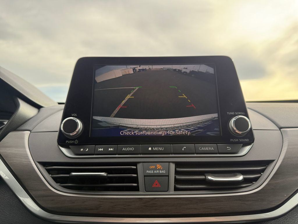 Used 2024 Nissan Altima 2.5 SV image 25