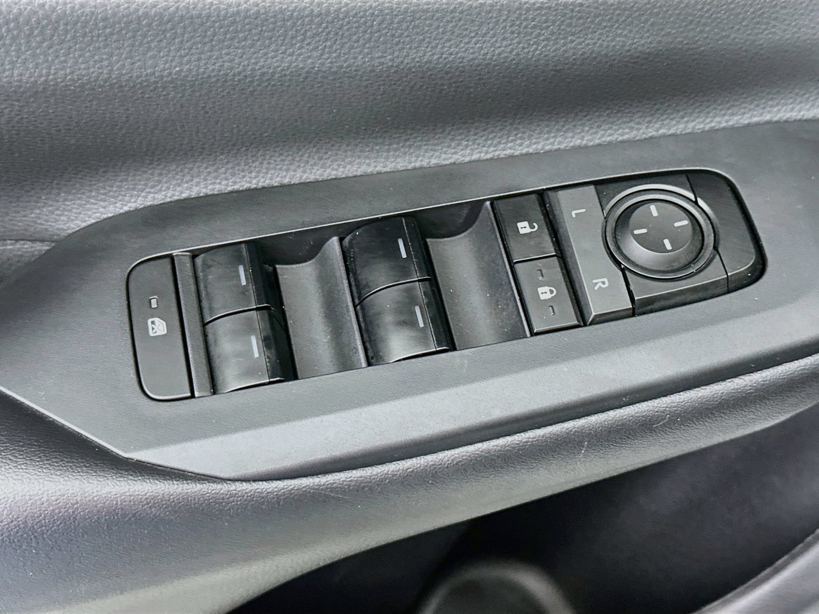Used 2025 Toyota Prius Limited AWD/4WD image 18