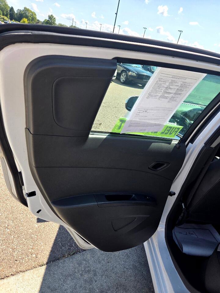 Used 2015 Chevrolet Spark LT image 12