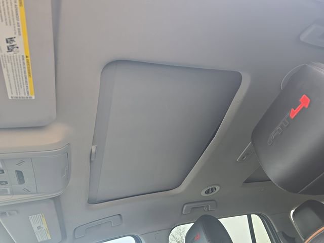 Used 2022 GMC Acadia AT4 w/ Technology Package image 28