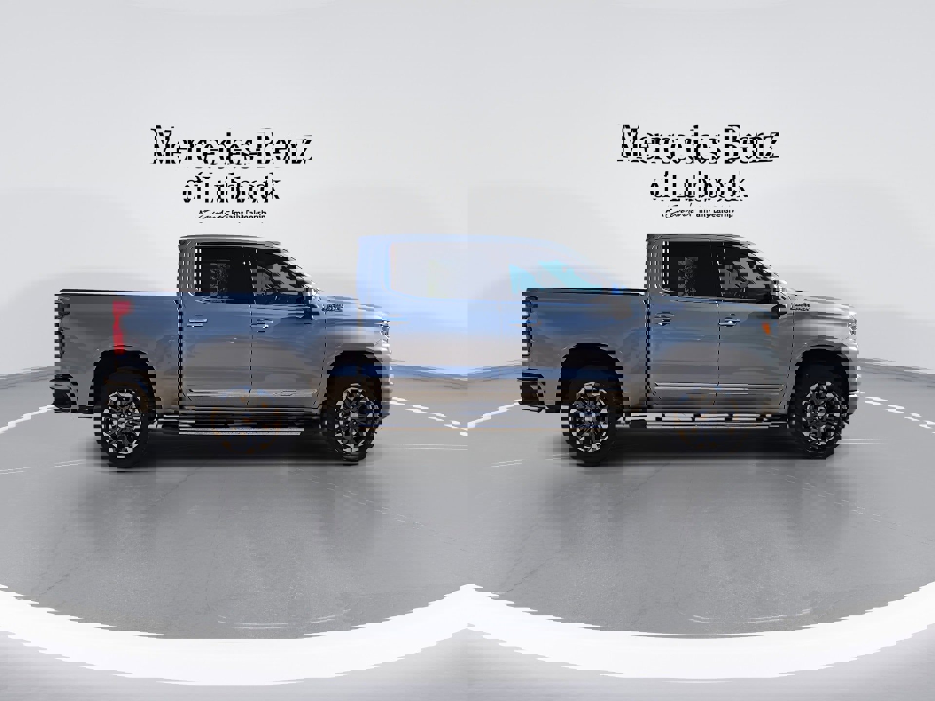 Used 2025 Chevrolet Silverado 1500 High Country w/ Technology Package image 9