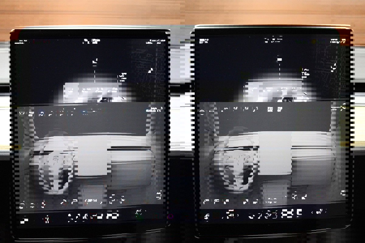 Used 2023 Tesla Model Y Long Range image 33