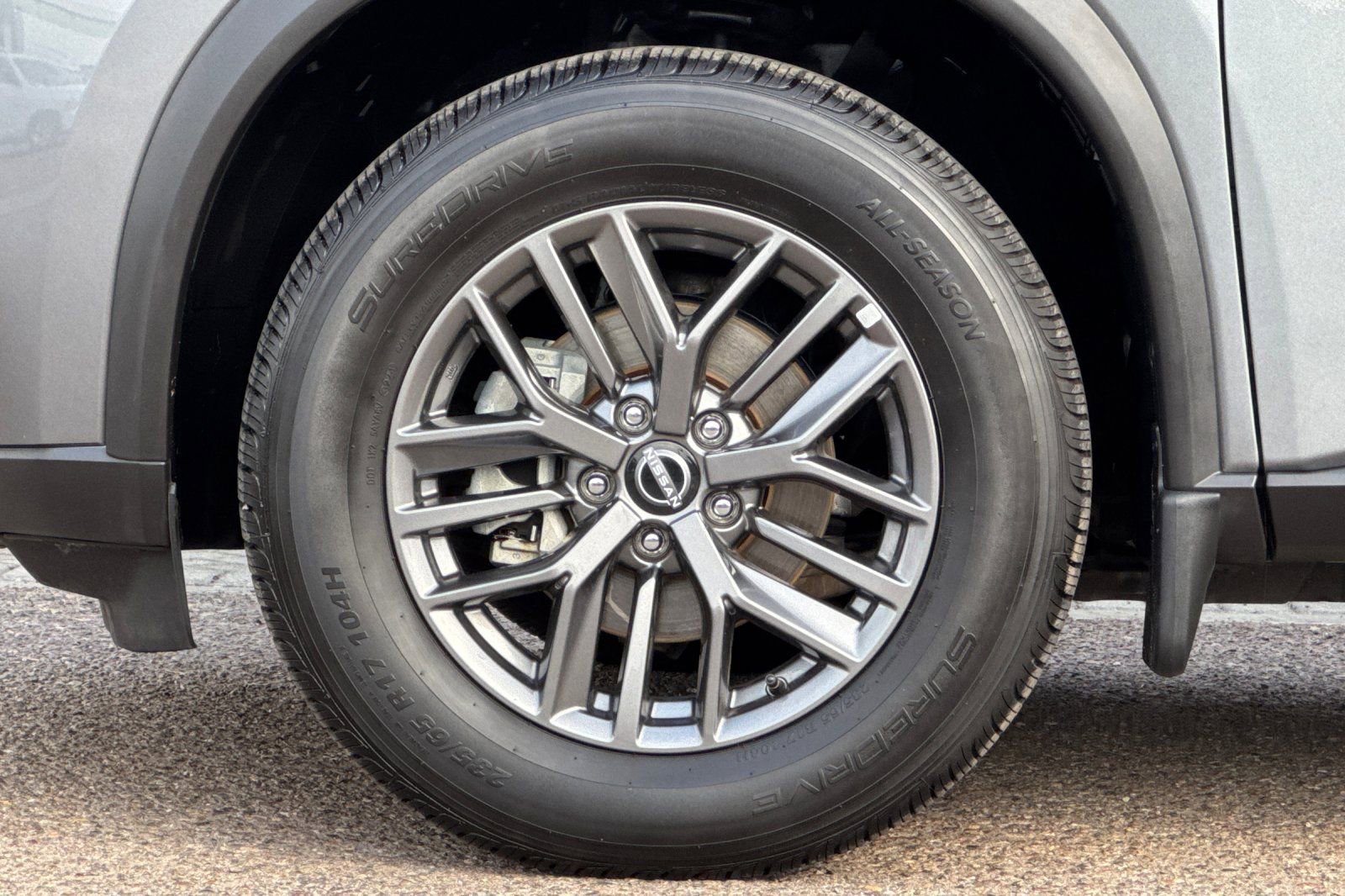 Used 2023 Nissan Rogue S image 25