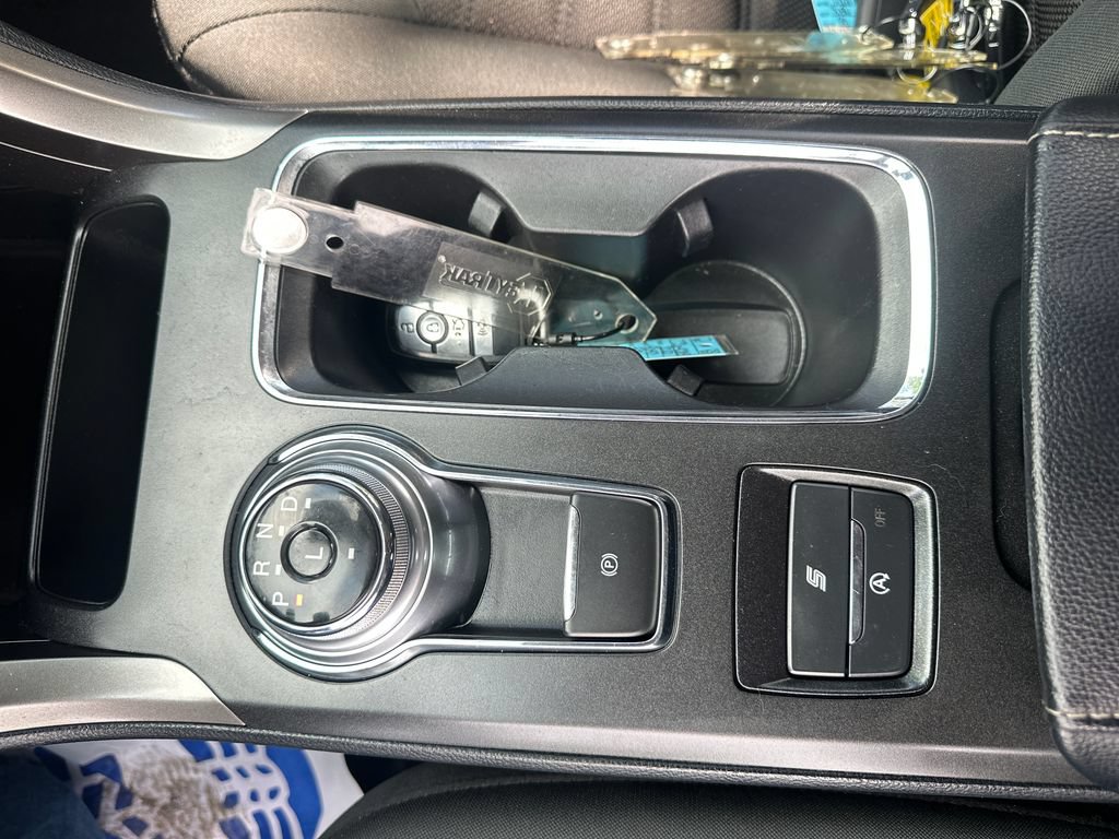 Used 2020 Ford Fusion SE FWD image 17