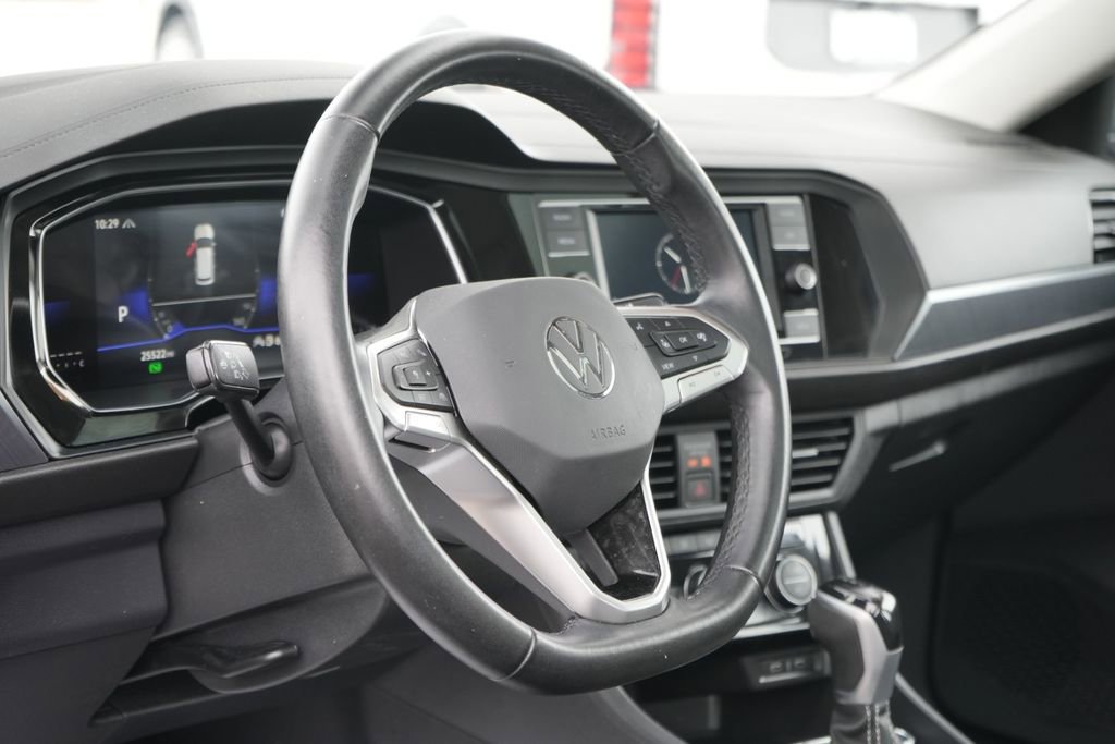 Used 2023 Volkswagen Jetta SE w/ Panoramic Sunroof Package image 24