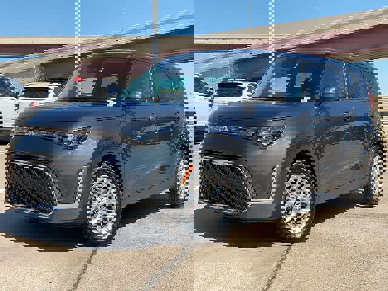 Used 2025 Kia Soul LX w/ LX Technology Package image 2