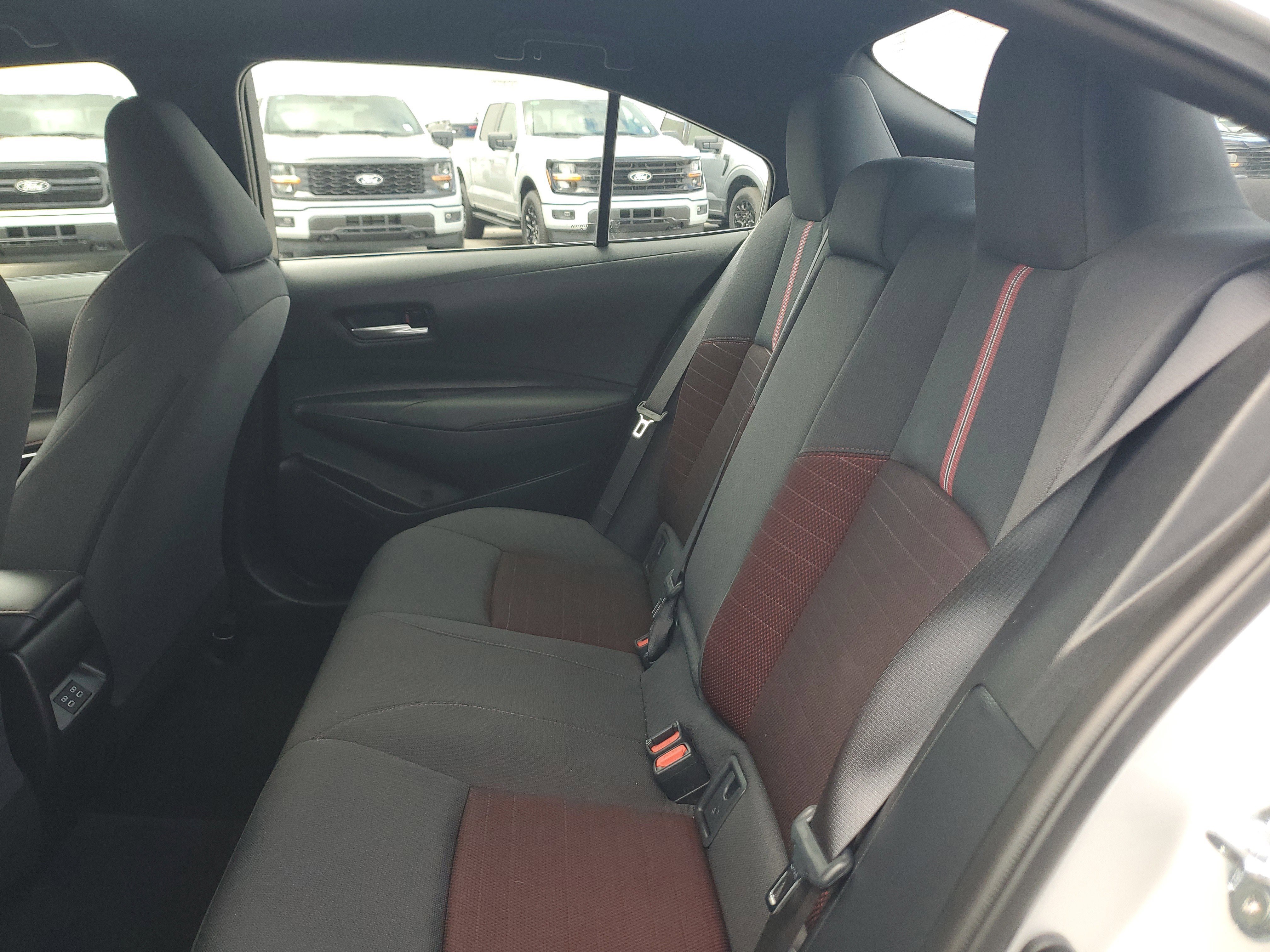 Used 2025 Toyota Corolla SE image 12