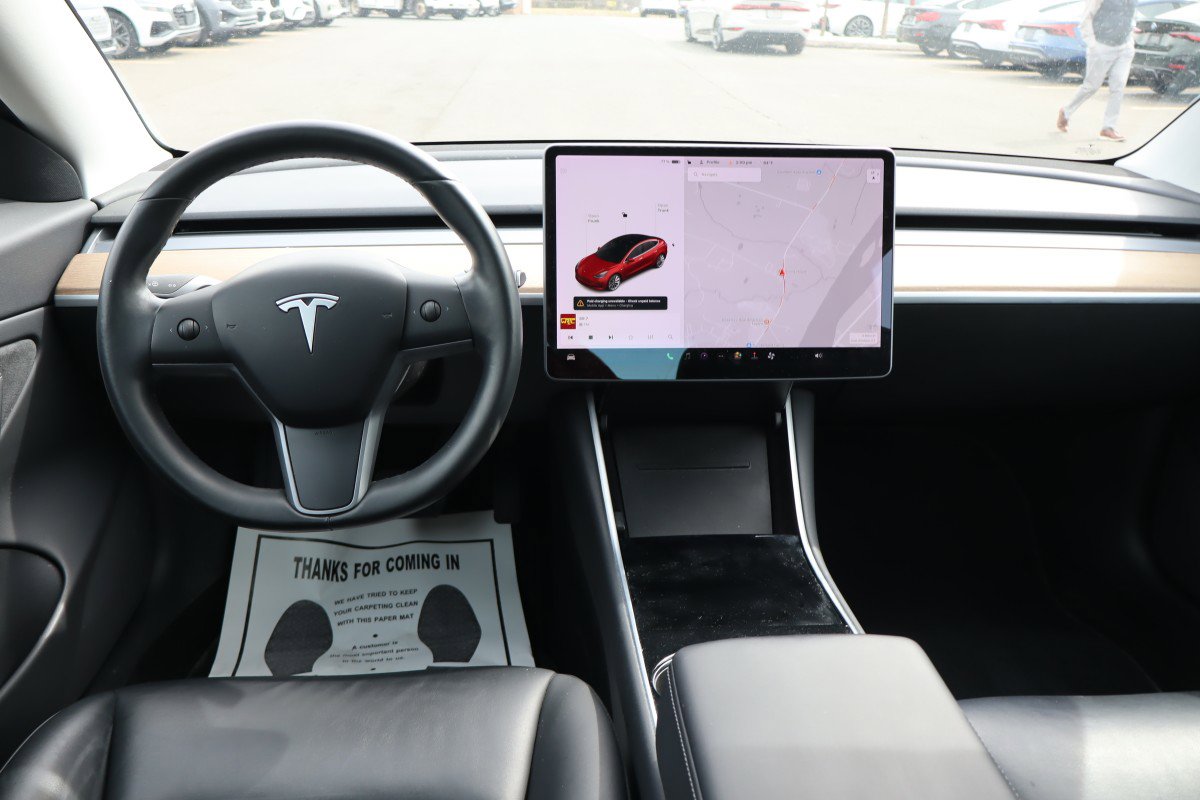 Used 2018 Tesla Model 3 Long Range image 14