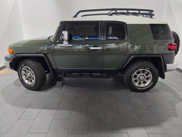 Used 2013 Toyota FJ Cruiser 4WD w/ Upgrade Pkg image 2