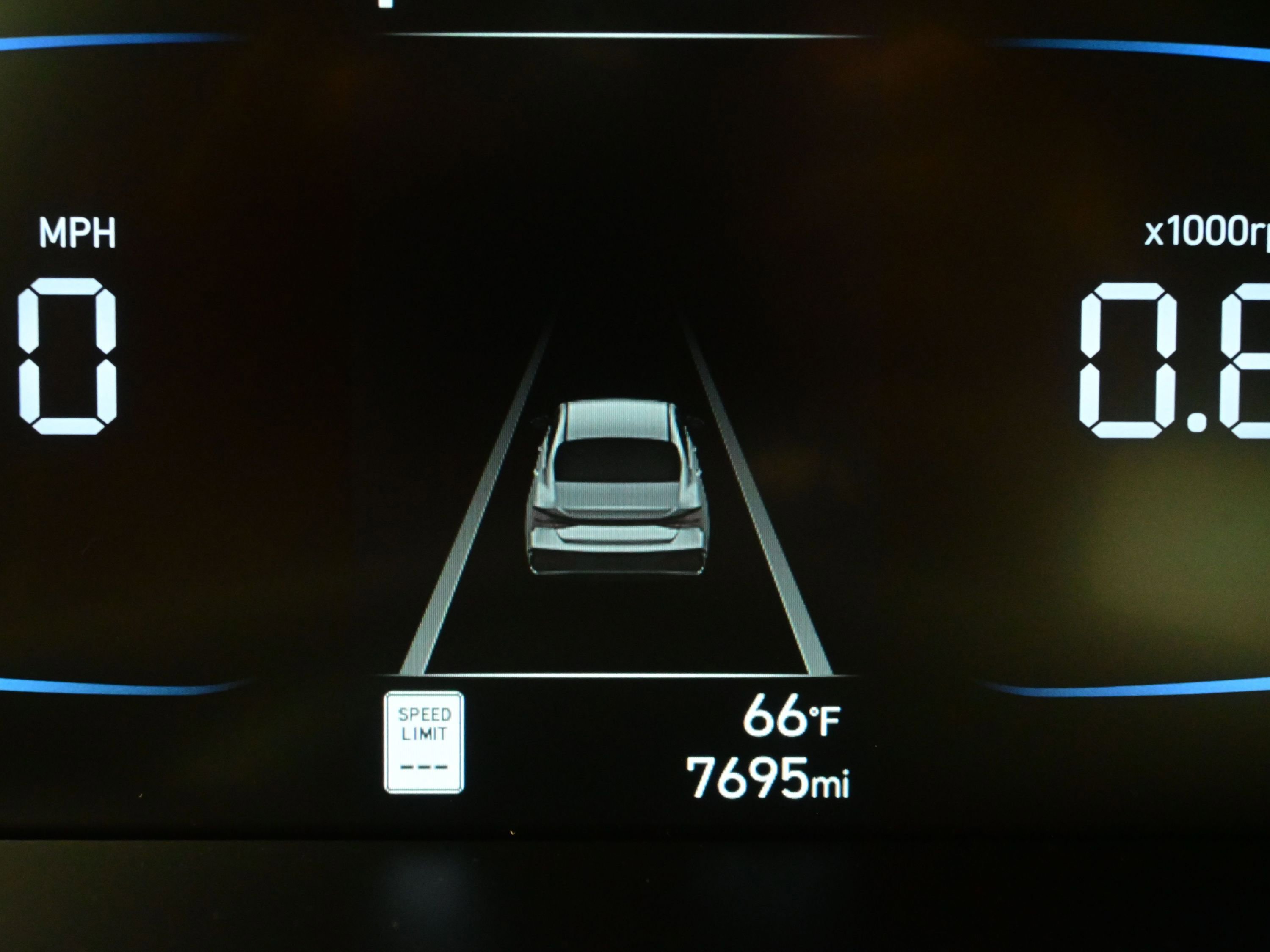 Certified 2025 Hyundai Elantra Sport image 24