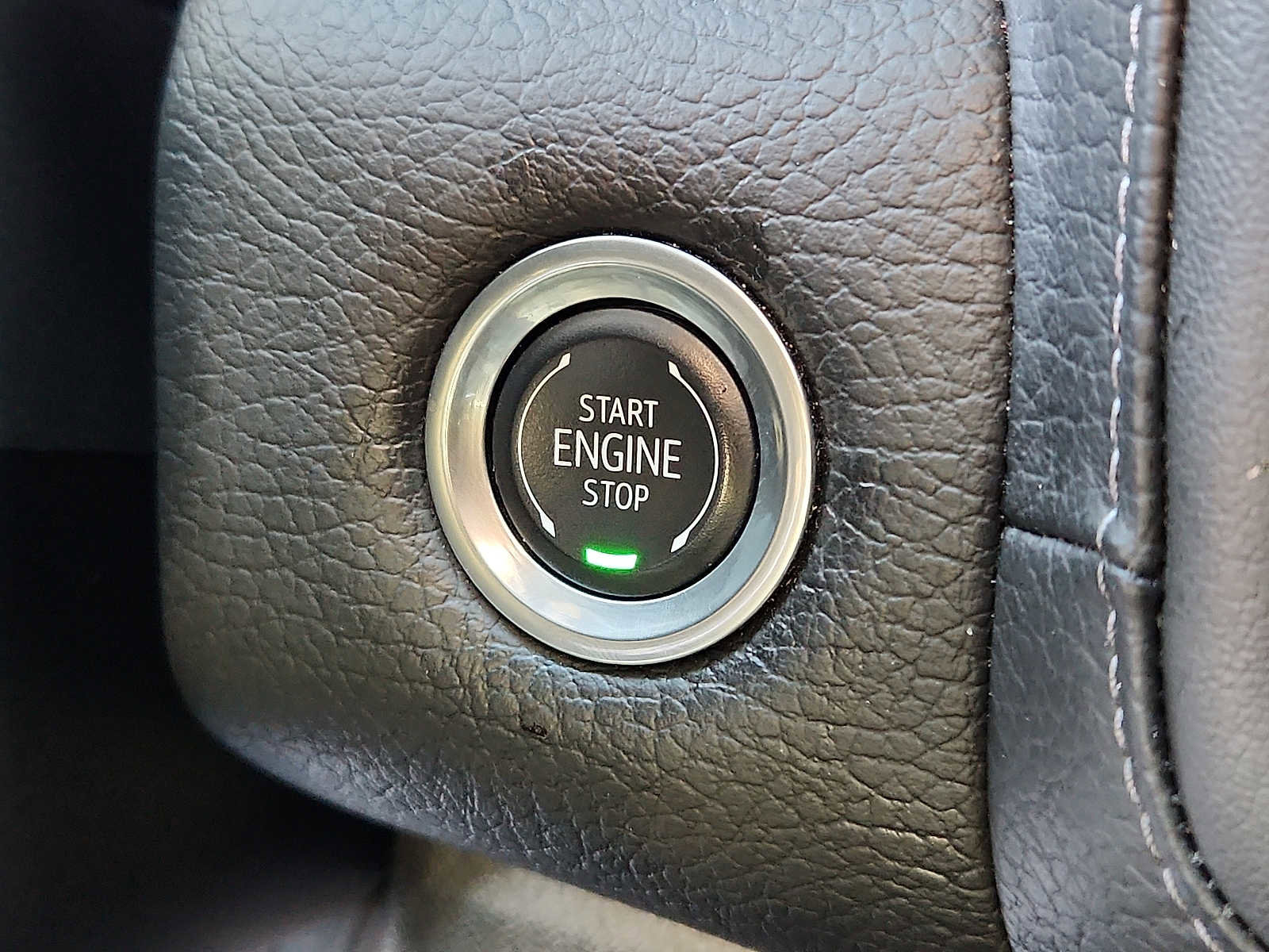 Used 2024 GMC Yukon XL Denali w/ Denali Reserve Package image 22