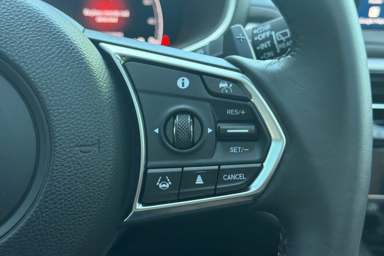 Used 2026 Acura MDX SH-AWD image 31