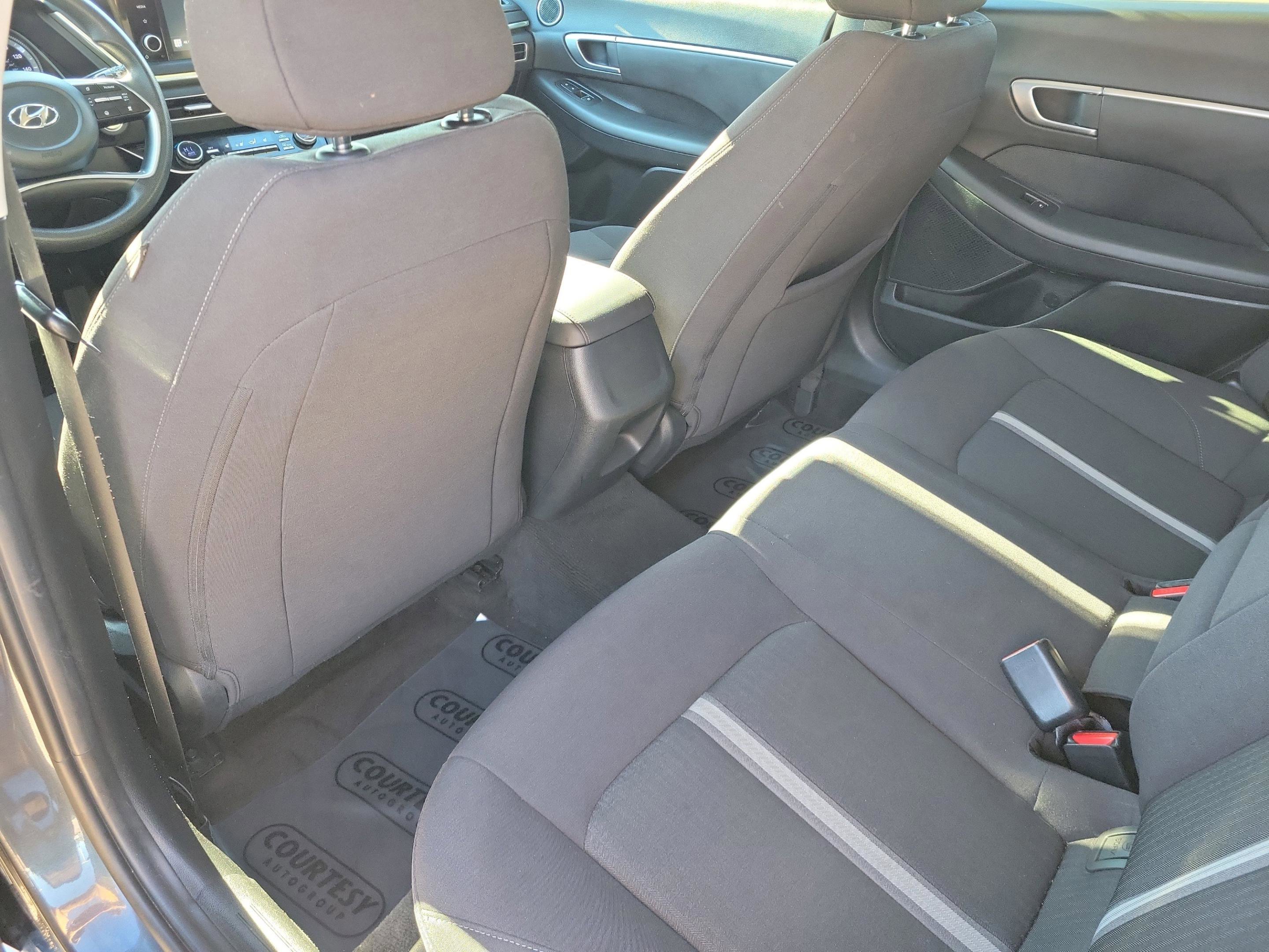 Certified 2021 Hyundai Sonata SEL w/ Preferred Accessory Package image 6