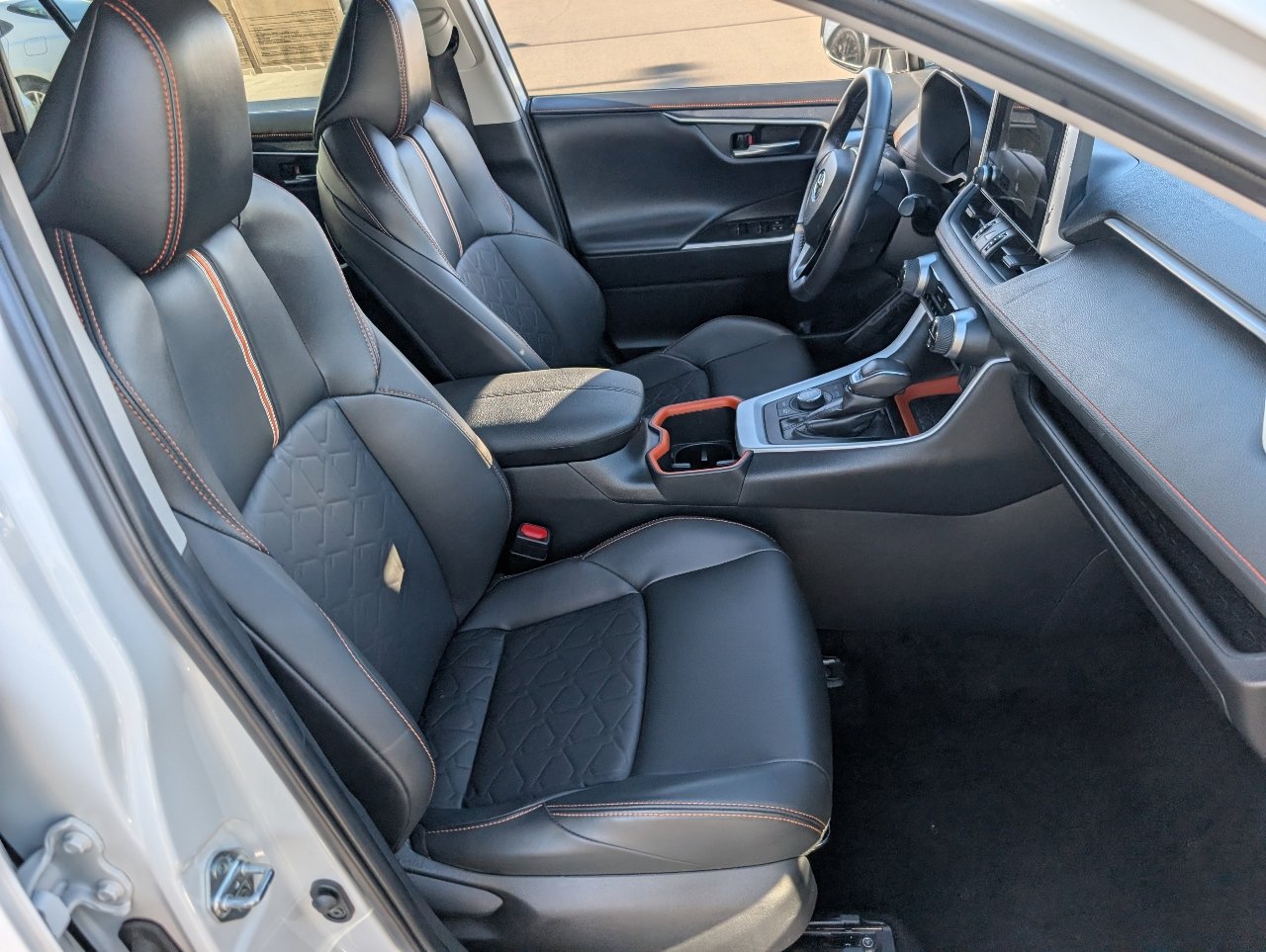 Used 2024 Toyota RAV4 Adventure image 8