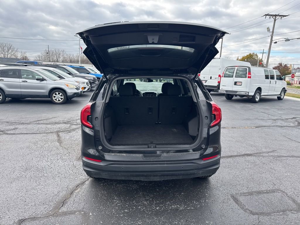 Used 2023 GMC Terrain SLE w/ Driver Convenience Package image 39