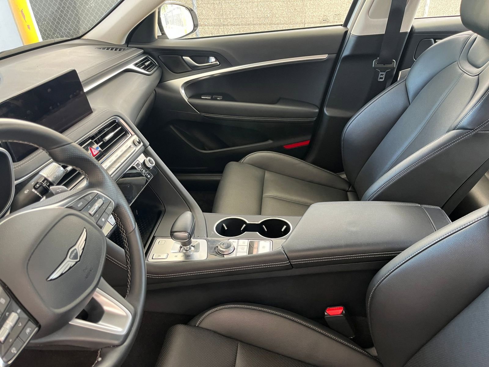 Used 2025 Genesis G70 2.5T image 43