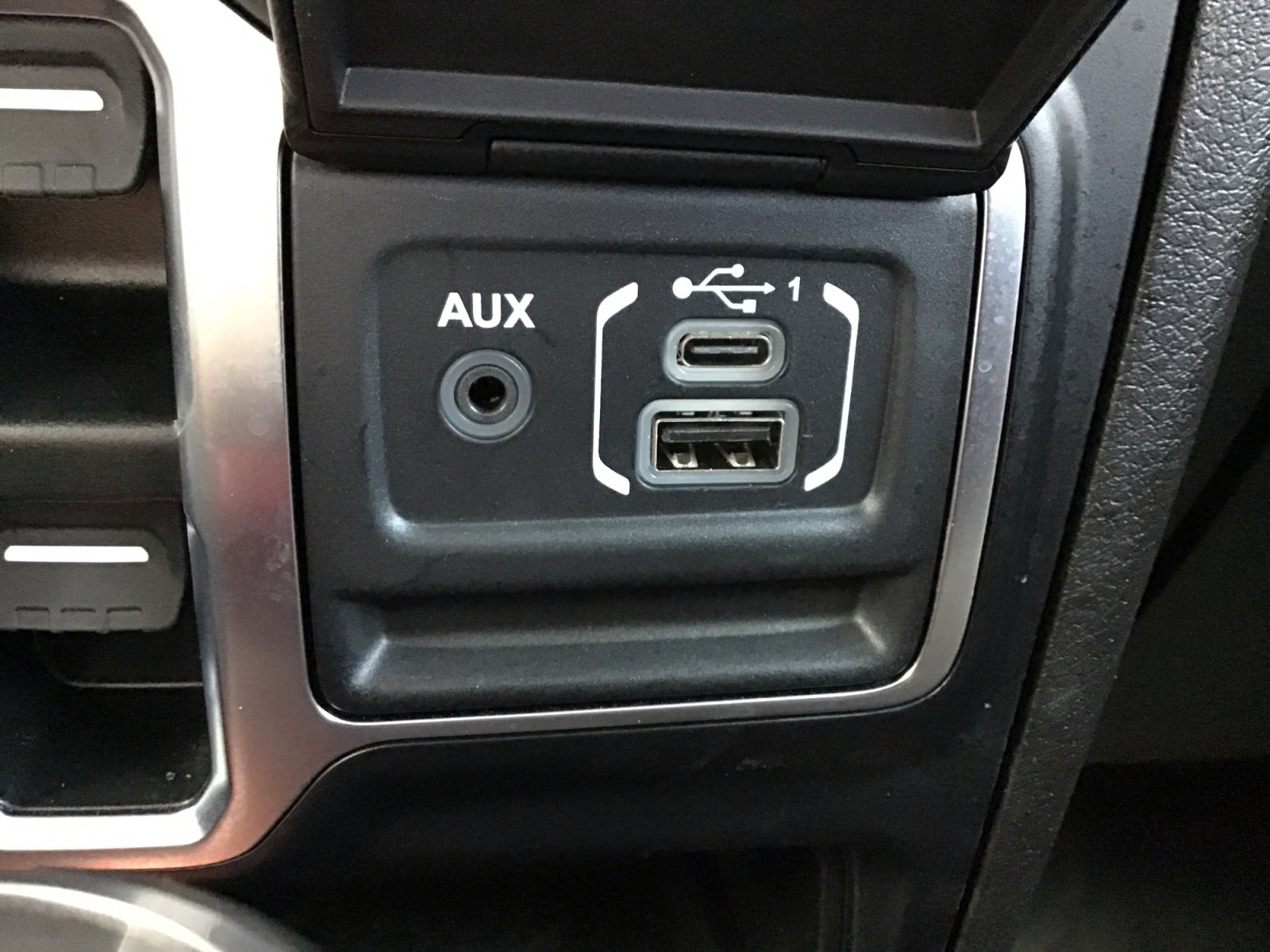 Used 2024 Jeep Gladiator Sport AWD/4WD image 18