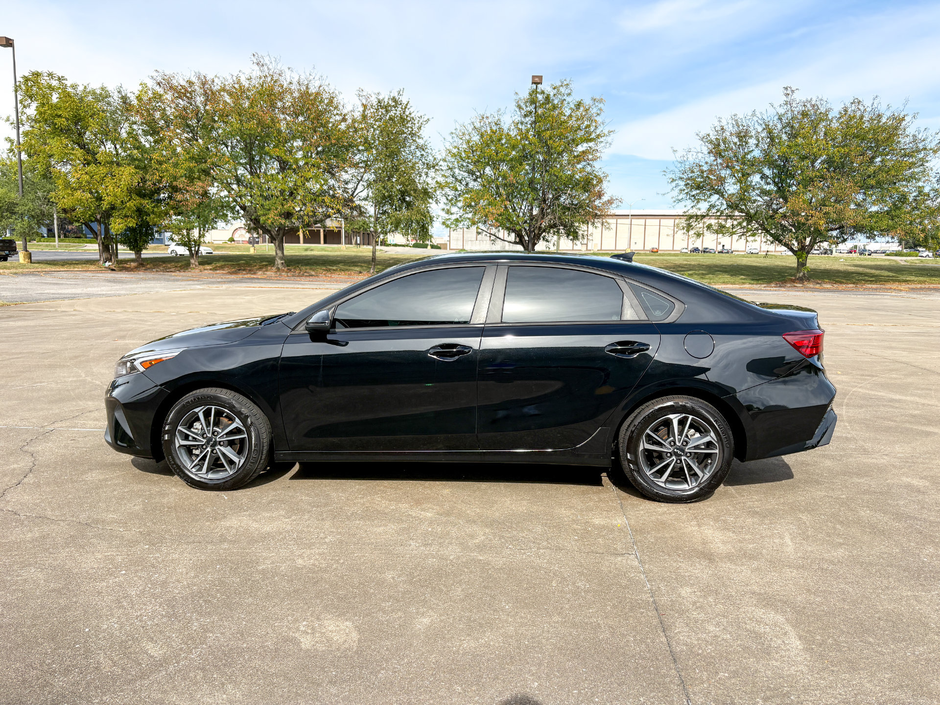 Used 2024 Kia Forte LXS w/ LXS Technology Package FWD image 7