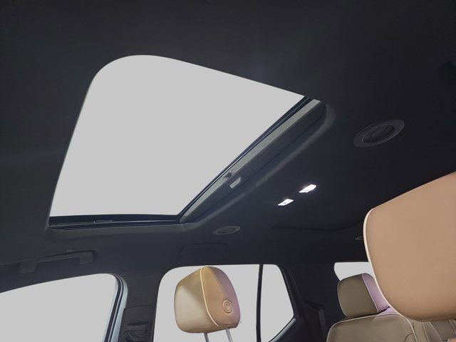 Used 2023 Chevrolet Traverse Premier image 30