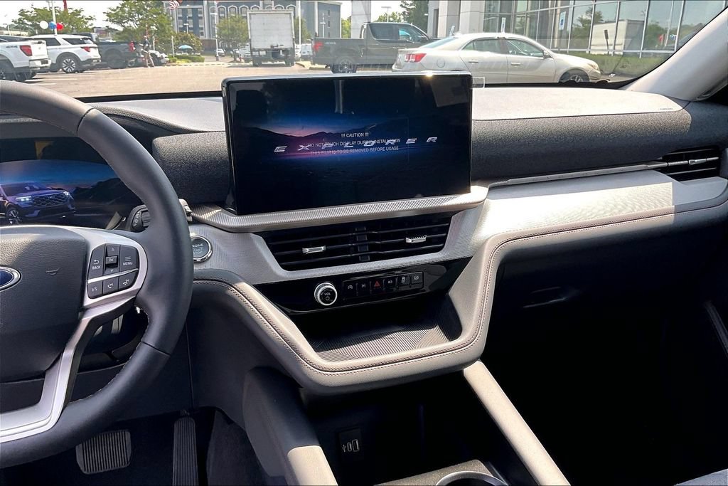 New 2026 Ford Explorer Active RWD image 7