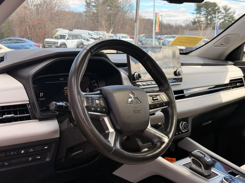 Used 2024 Mitsubishi Outlander SEL Black Edition image 25