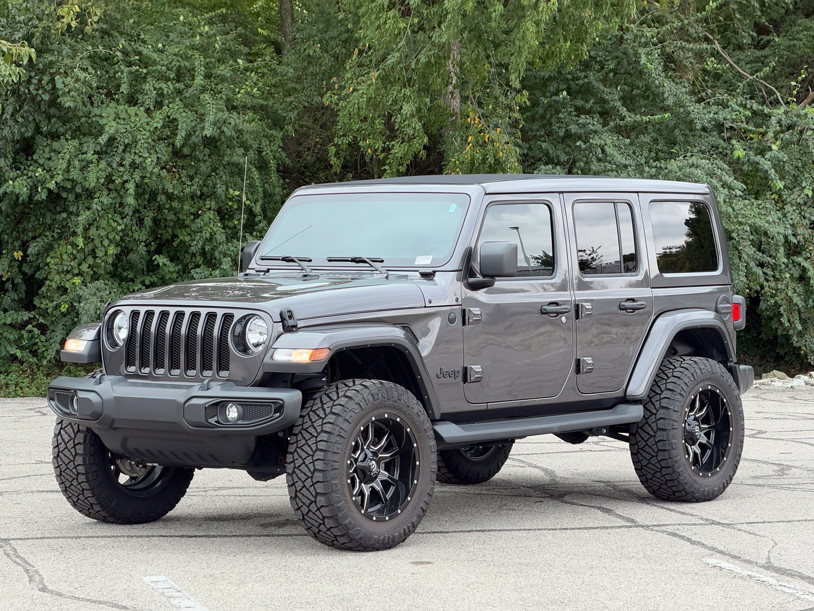 Used 2021 Jeep Wrangler Unlimited Sahara AWD/4WD image 1