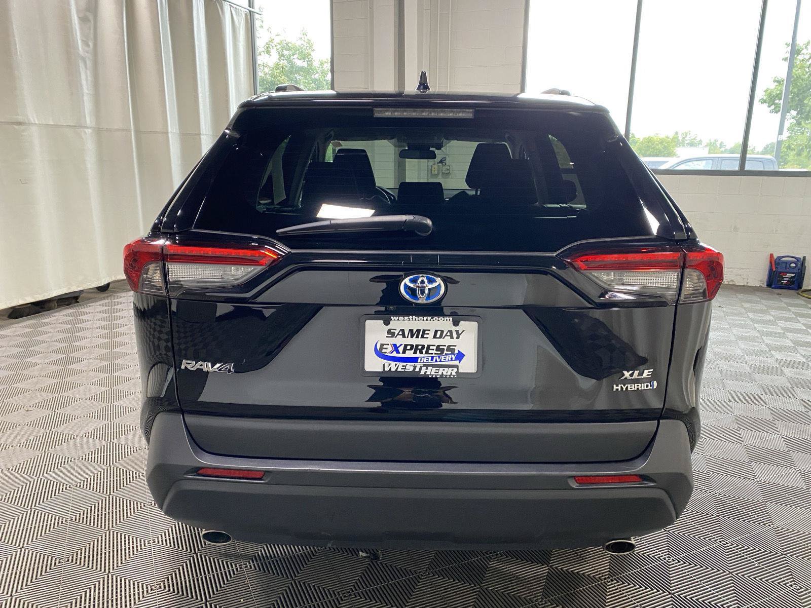 Certified 2023 Toyota RAV4 XLE w/ XLE Grade Weather Package AWD/4WD image 14