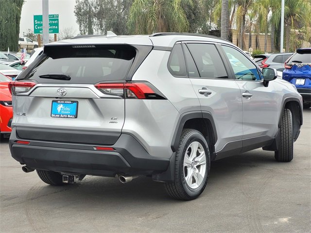 Used 2019 Toyota RAV4 LE image 5