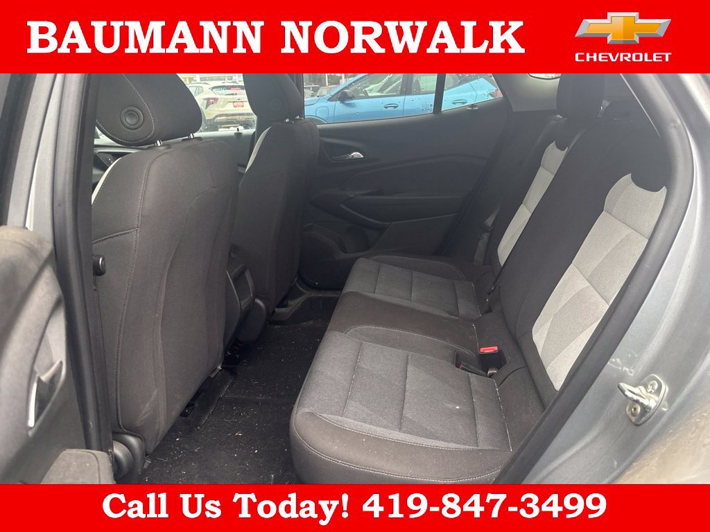 Used 2024 Chevrolet Trax LS w/ LS Convenience Package FWD image 33