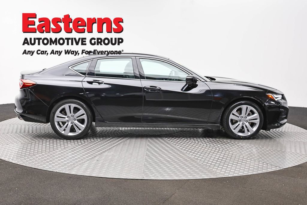 Used 2022 Acura TLX w/ Technology Package FWD image 4