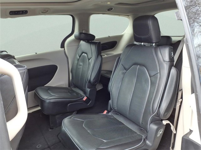 Used 2020 Chrysler Pacifica Limited image 8