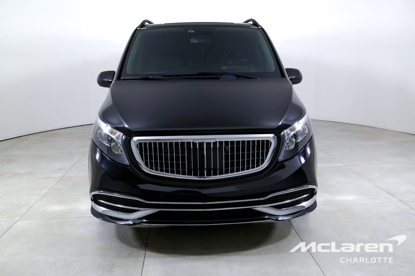 Used 2018 Mercedes-Benz Metris Passenger image 4