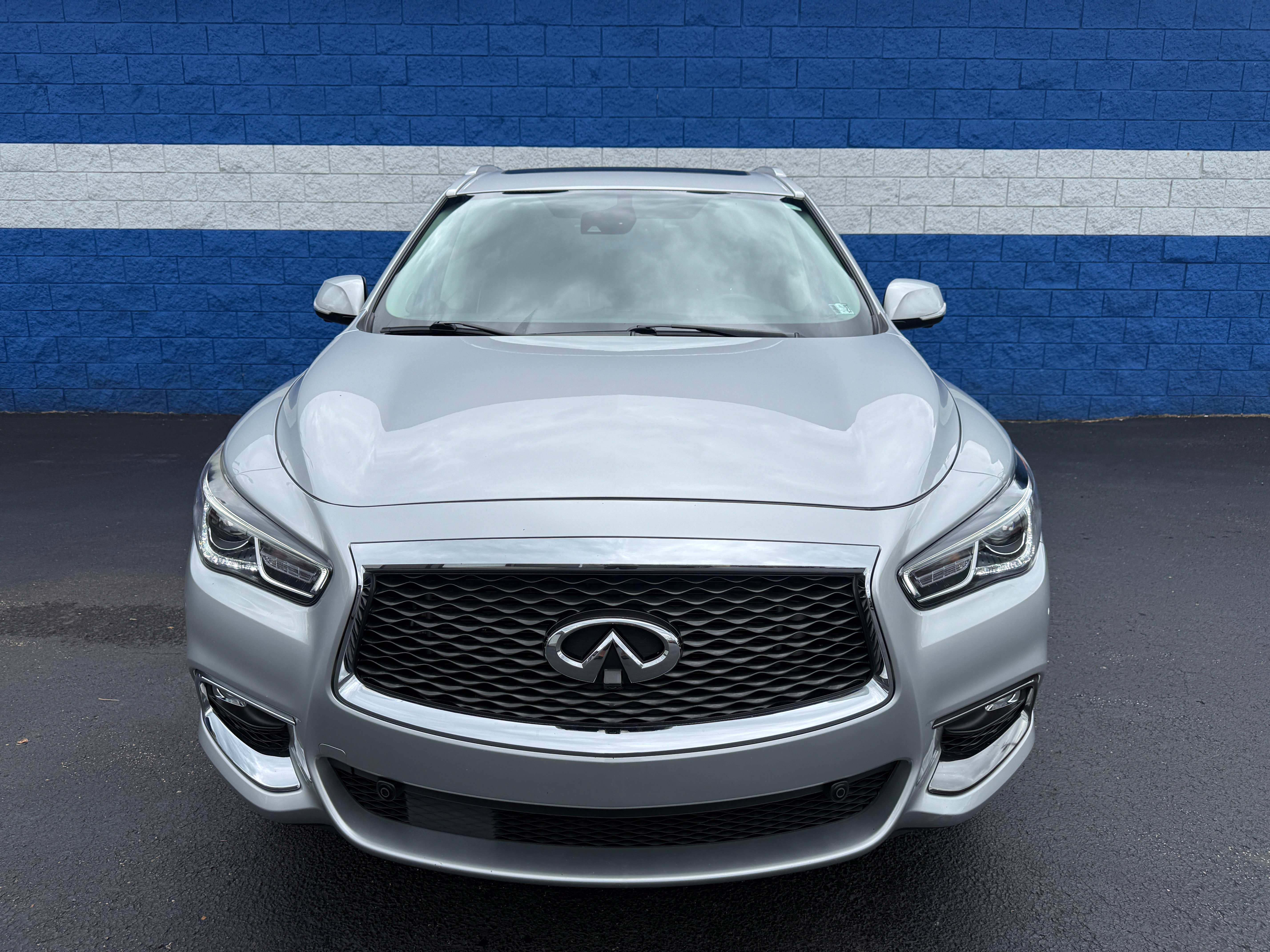 Used 2019 INFINITI QX60 Luxe w/ Essential Package AWD/4WD image 4