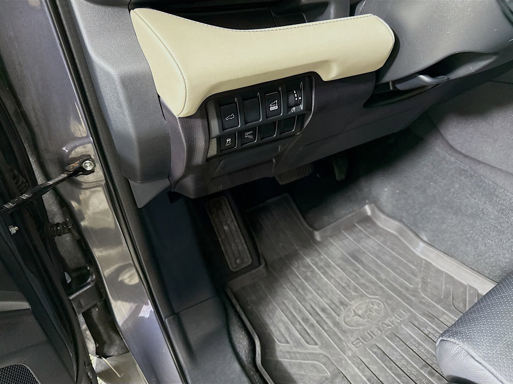 Used 2019 Subaru Ascent Limited w/ Popular Package #2 AWD/4WD image 10