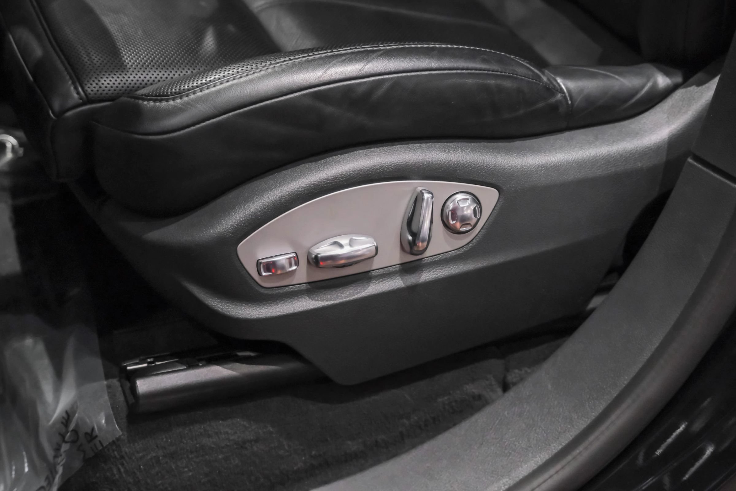 Used 2018 Porsche Cayenne AWD/4WD image 30
