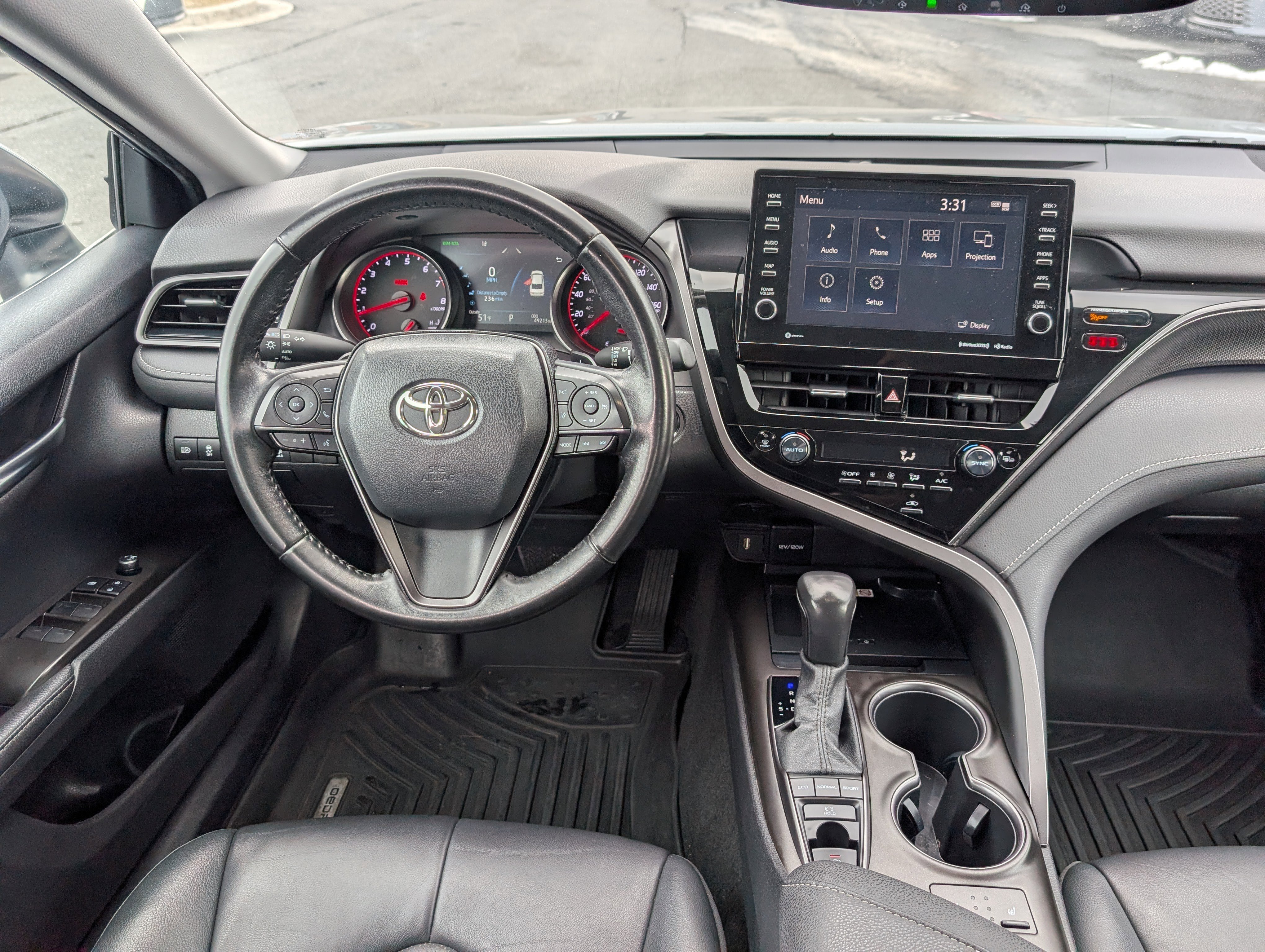 Used 2022 Toyota Camry XSE image 16