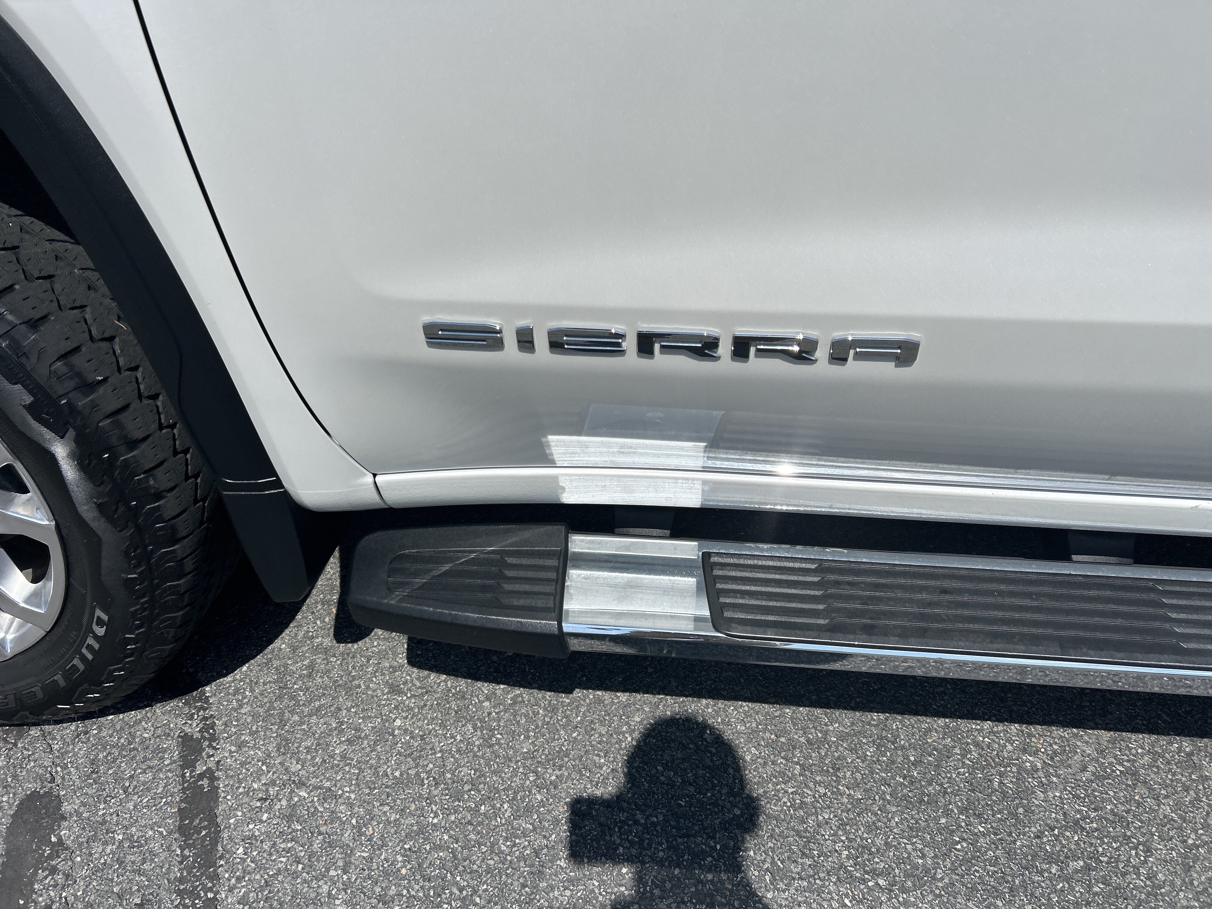 Used 2021 GMC Sierra 1500 SLT w/ SLT Premium Plus Package AWD/4WD image 3