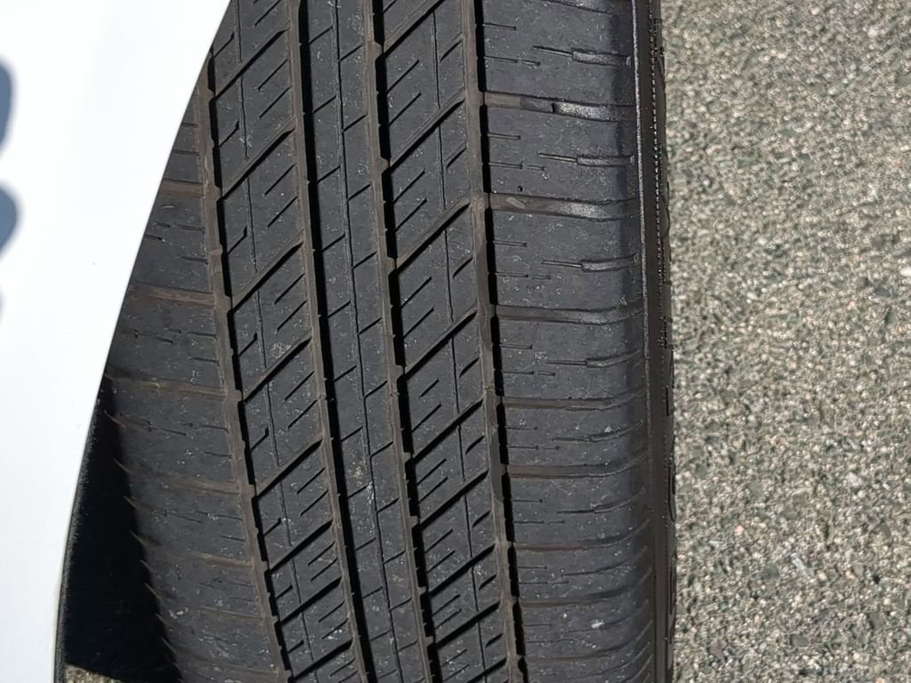 Used 2021 Chrysler Pacifica Limited w/ Premium & Safety Sphere Group image 12